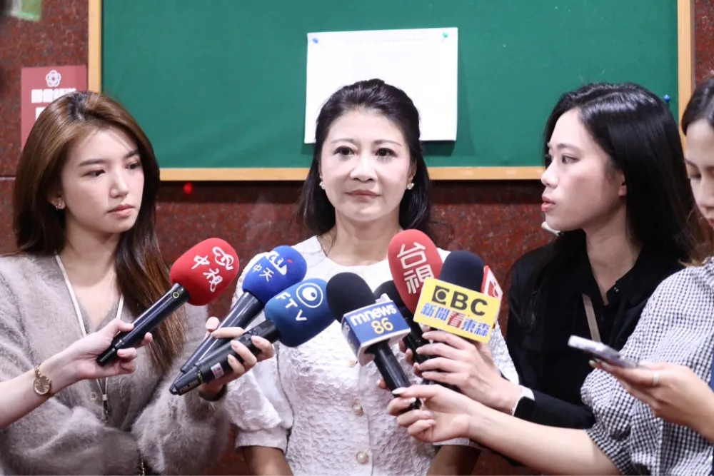 梁文傑遭爆涉足「辣妹出入」場所　林楚茵力挺丈夫：照片是移花接木