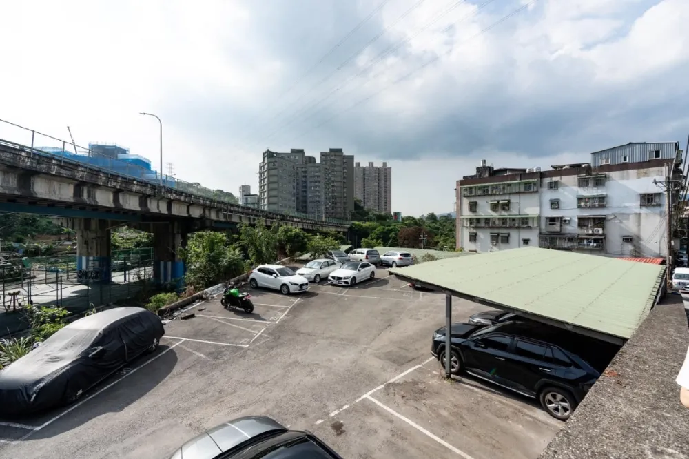 廖先翔家族停車場涉違法經營　新北交通局：限期未改善將開罰