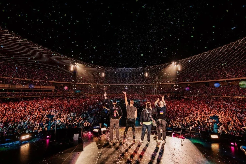 搖滾天團Coldplay嗨唱2天　周邊居民抱怨「震到像大象群遷徙」