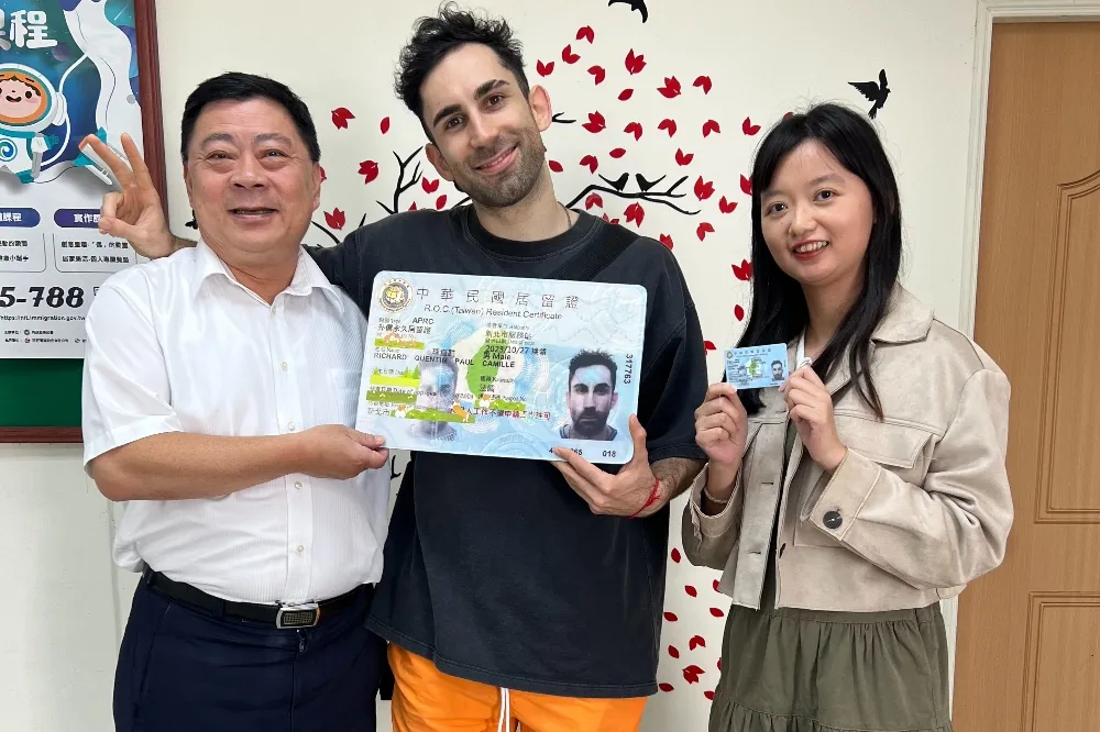 台灣讓他有歸屬感　法籍YouTuber「酷」獲永久居留
