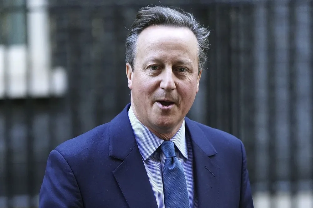 英國政壇震撼彈！「脫歐首相」卡麥隆接任外相、內政大臣遭革職