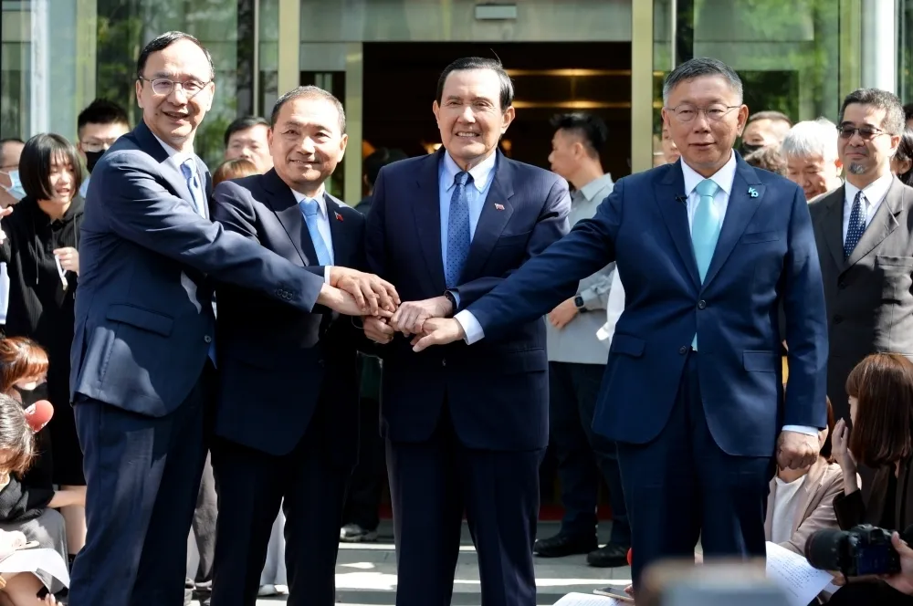 國民黨、民眾黨之幼稚、之顛三倒四　令人歎為觀止