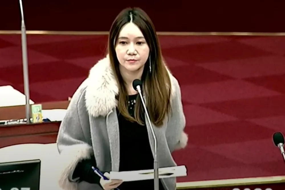 台北市府爆職場霸凌　議員揭科長拍頭羞辱同事、調職不能寫壞話