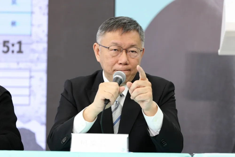 【快訊】柯文哲不接招侯赴馬辦會面　最新臉書發文突稱郭台銘是「戰友」