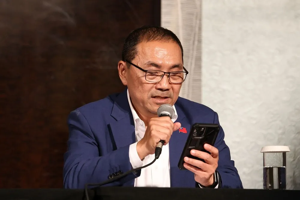 驚爆柯文哲密訊稱「郭台銘需要理由退選」　侯友宜還原邀郭當「公親」過程