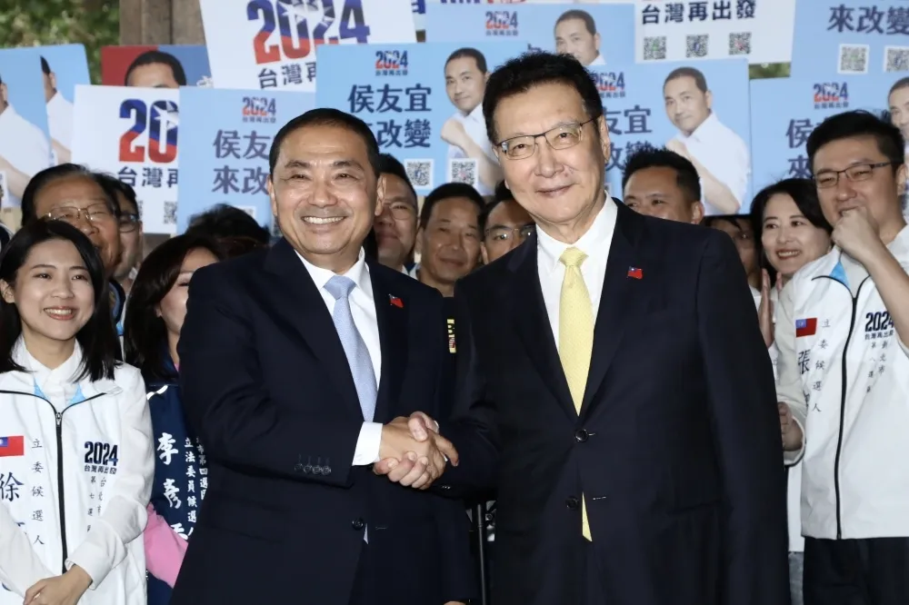 【藍白破局效應】侯友宜總統選戰回歸「藍綠對決」邊緣化柯　藍小雞搶收柯粉仇綠票