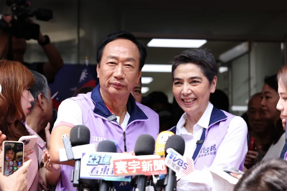 賴佩霞曝光當副手的簽約價　透露郭台銘「一度想給10倍」