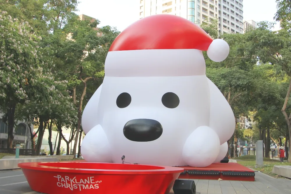 【有片】日本插畫萌犬陪你逛！台中草悟道「PARKLANE CHRISTMAS」聖誕村落開跑　每週推出市集、音樂與馬戲表演