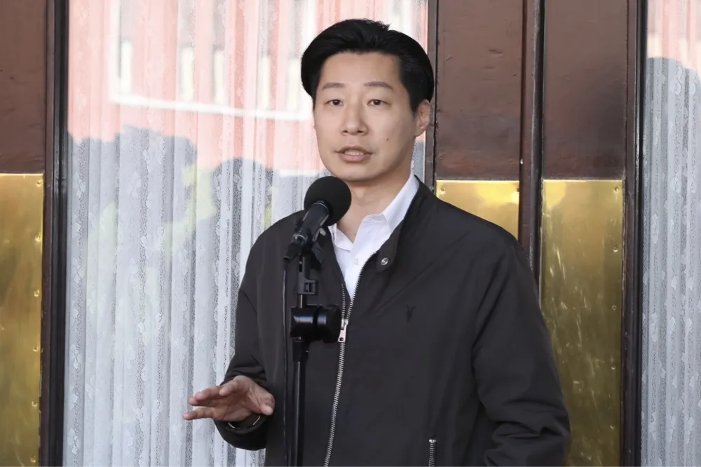 因柯文哲提重啟服貿加入民進黨　林昶佐遭「學長」直虧：沒想到有今天吧