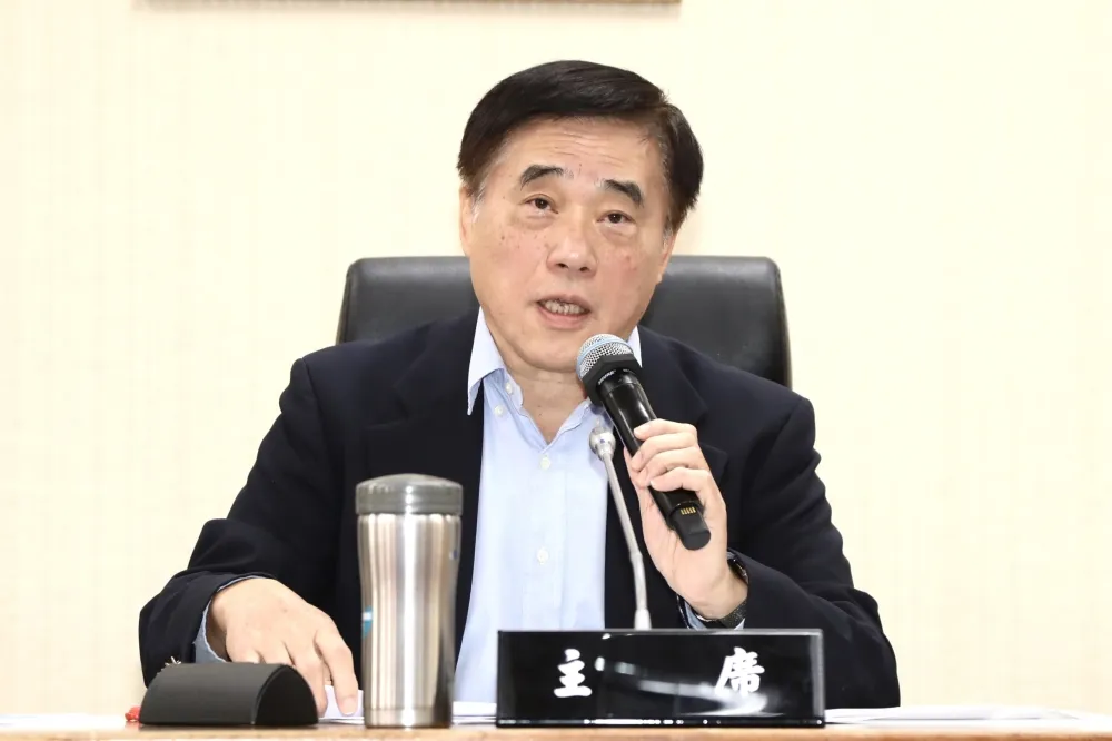 郝龍斌稱台智光爭議都在柯文哲任內發生　民眾黨諷：幫你擦屁股還聲討