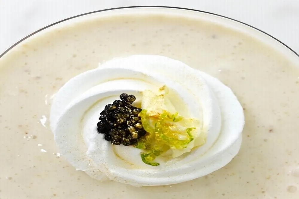 喝的法式料理　《先喝道》魚子醬金檸奶蓋伯爵茶每天限量20杯