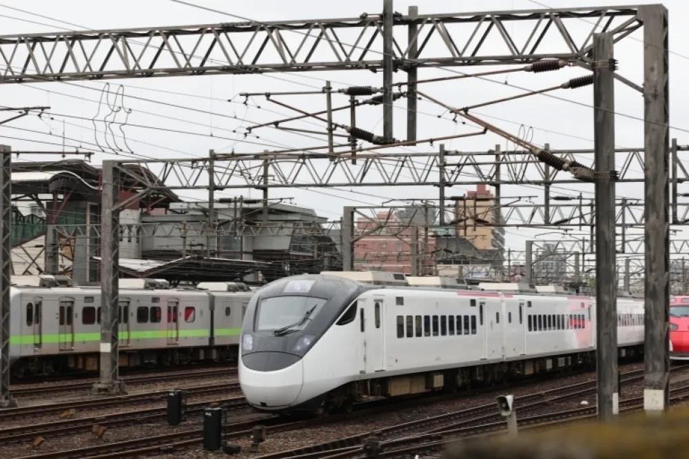 台鐵公司化後推記點汰除制　 司機員違規滿7點不得再駕駛列車
