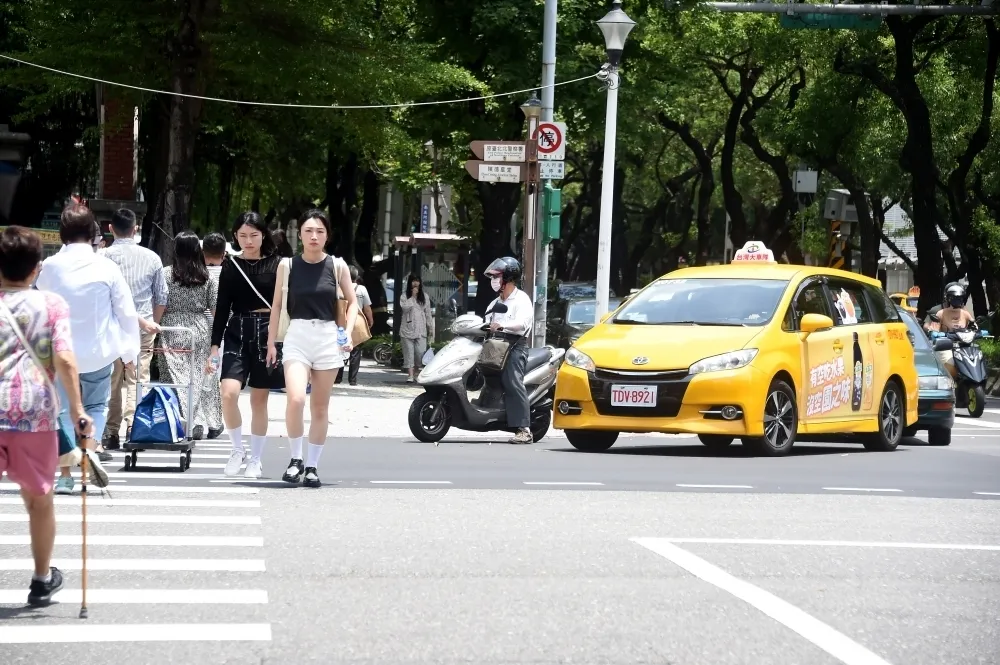 終結行人地獄污名！《道安基本法》三讀通過　盼2050年落實零死亡願景