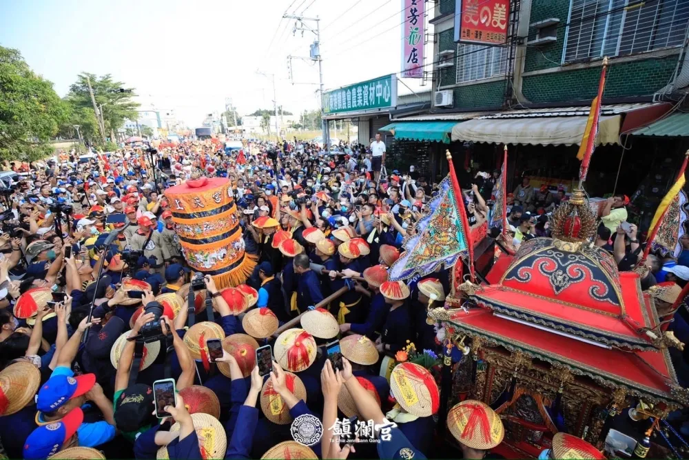 大甲鎮瀾宮媽祖東港遶境疑似食物中毒　69人送醫、1人住院
