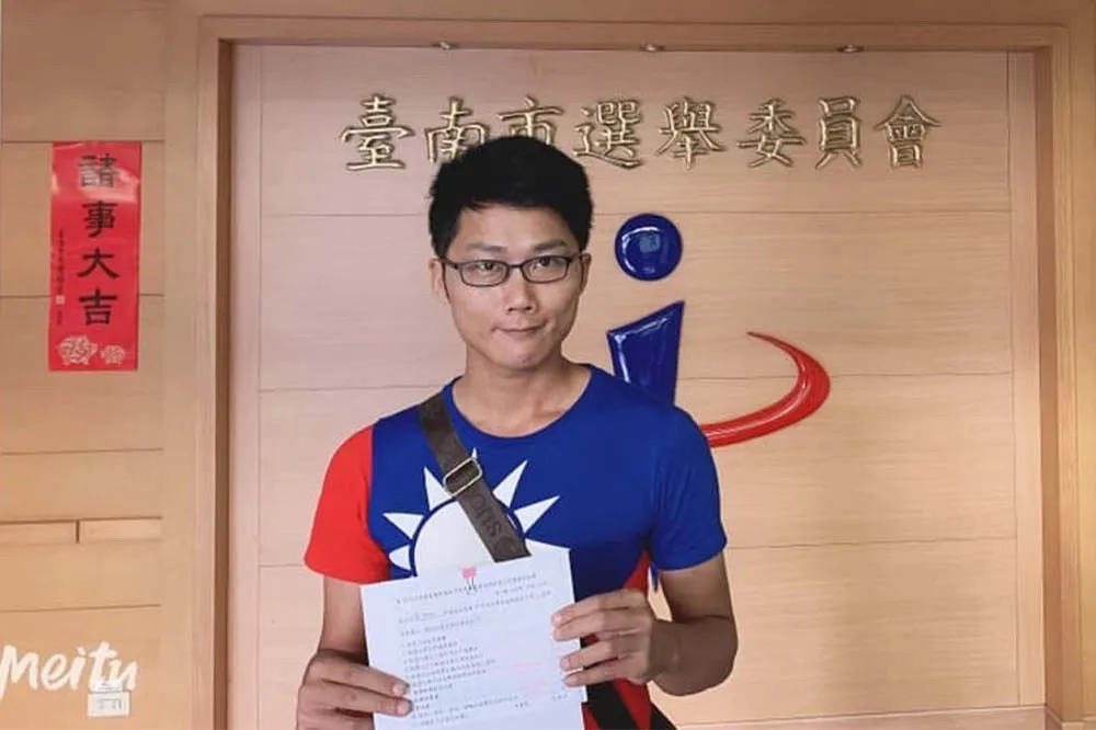 台南立委候選人蔡承攸酒吧直播又爆糾紛　比中指挑釁酒客被毆傷