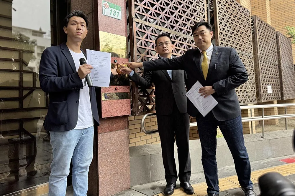 批邱毅、毛嘉慶、比特王節目涉不實言論影響選情　侯辦赴北檢提告