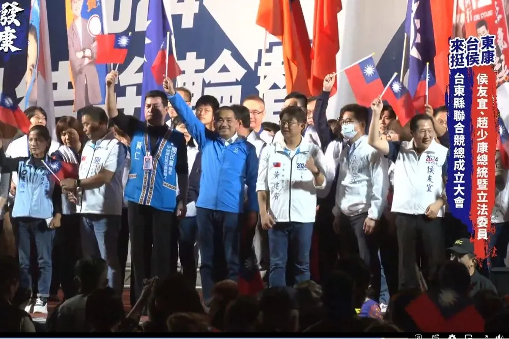 挺郭派前台東縣長吳俊立也回歸　現身侯友宜造勢大會