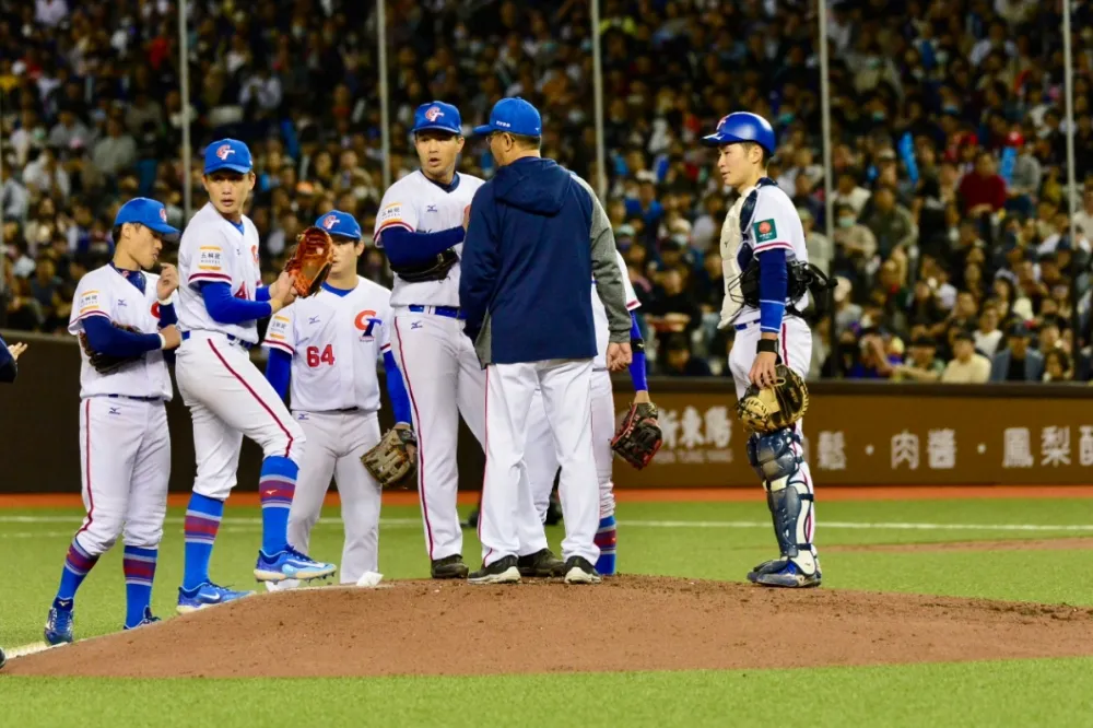 【亞錦賽】中華隊2比1險勝菲律賓　明冠軍賽再度上演台日大戰