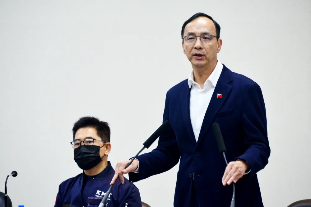 柯文哲爆轉出1.8億黨產到私人基金會　朱立倫駁：國民黨窮到要募款才付得起薪水
