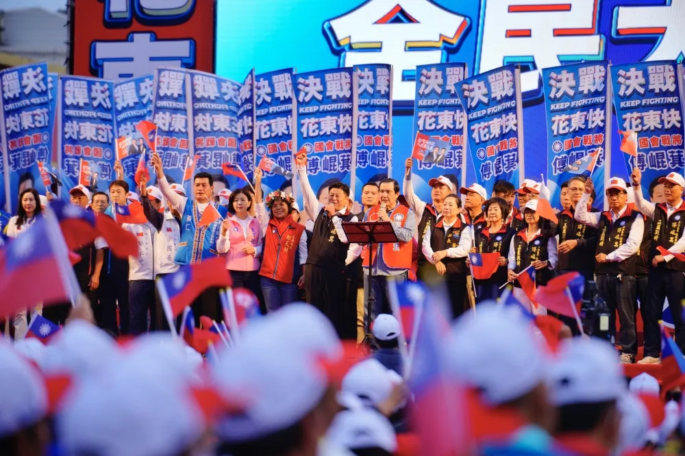 「決戰花東快」造勢人氣爆棚！　估5萬人高喊「傅崐萁、侯友宜、趙少康凍蒜」