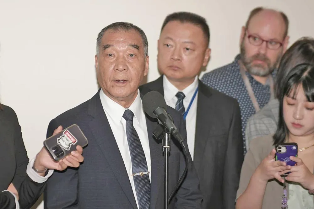 國防大學教授被爆開公司和中國合作逾10年　邱國正批：這是叛國應槍斃