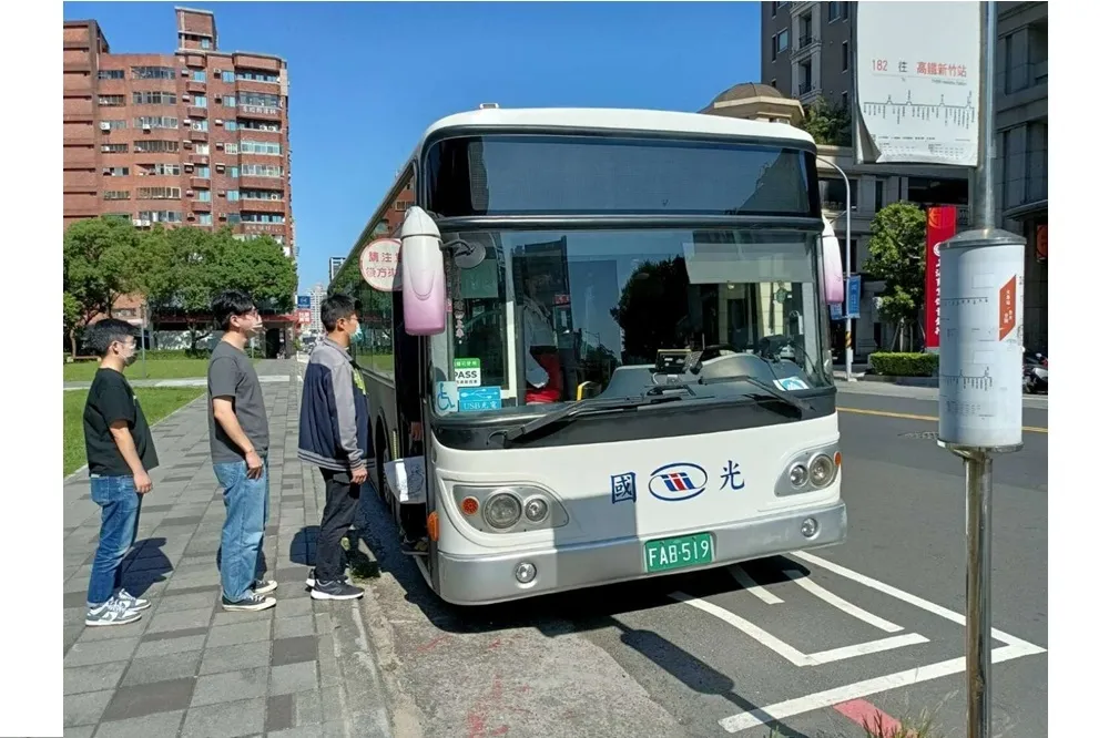 竹市「先導公車」順利決標預計113年上半年上路 高市長：竹市大眾運輸邁進一大步！