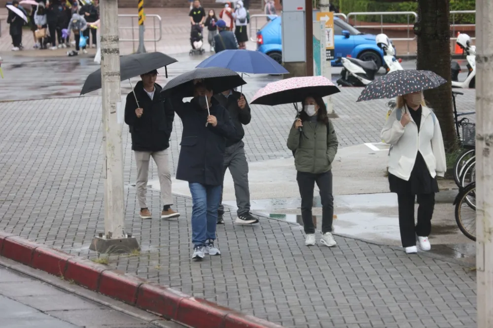 冷氣團來襲全台斷崖式降溫　北台越晚越濕冷低溫10度以下