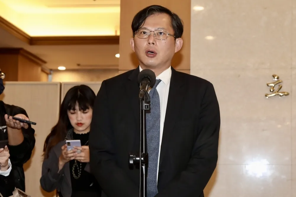 黃國昌控金主涉亂倒廢棄物毒害桃園　鄭文燦駁2人從未有金錢來往