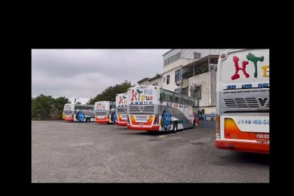 柯文哲遭爆拿農地當遊覽車停車場　徐嶔煌秀證據批：有符合居住正義？