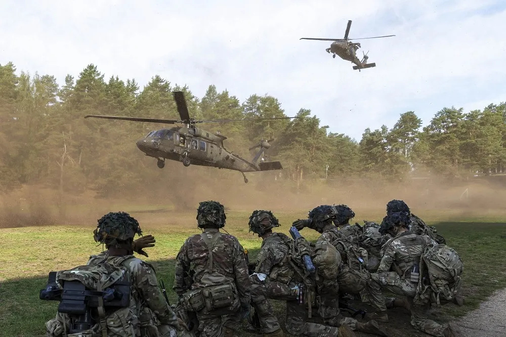 【有片】為引進新一代陸航戰力　美陸軍將開始汰除「黑鷹」直升機