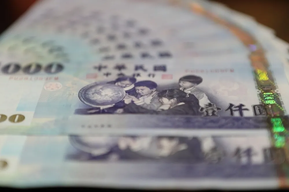 軍公教年終獎金明年1月底入帳　加考績獎金最高可領2.5個月