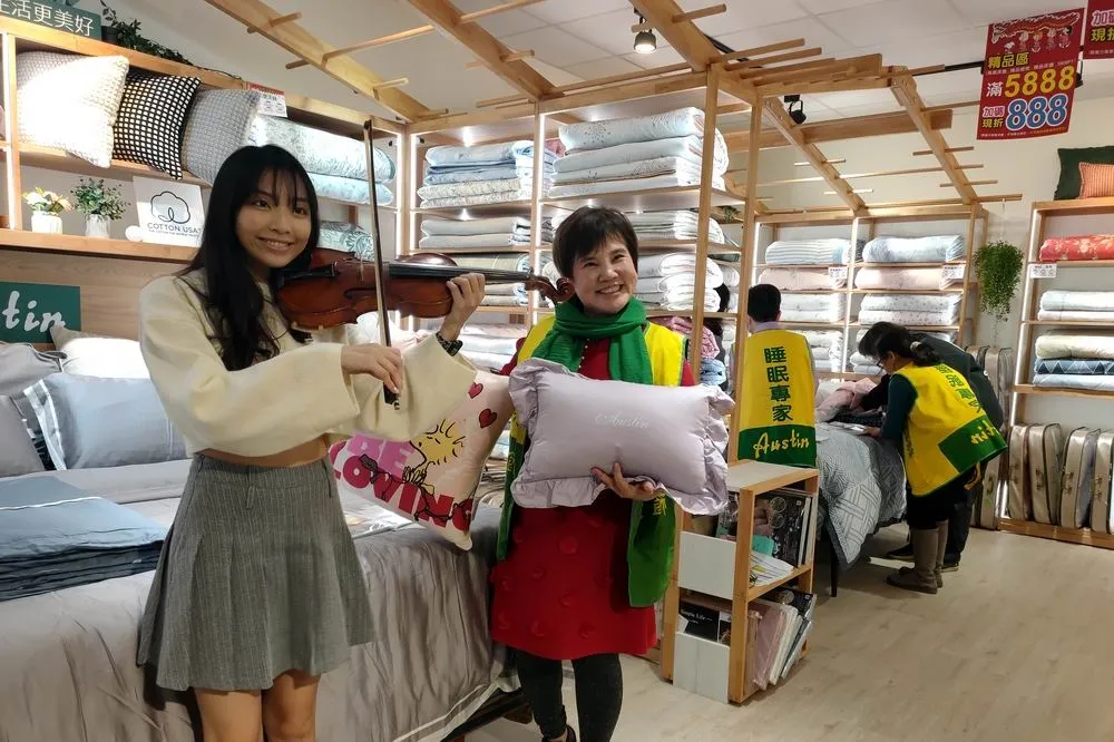 奧斯汀寢飾廠拍購物季彰化新廠開幕　寒流中啟動寢具廠拍會