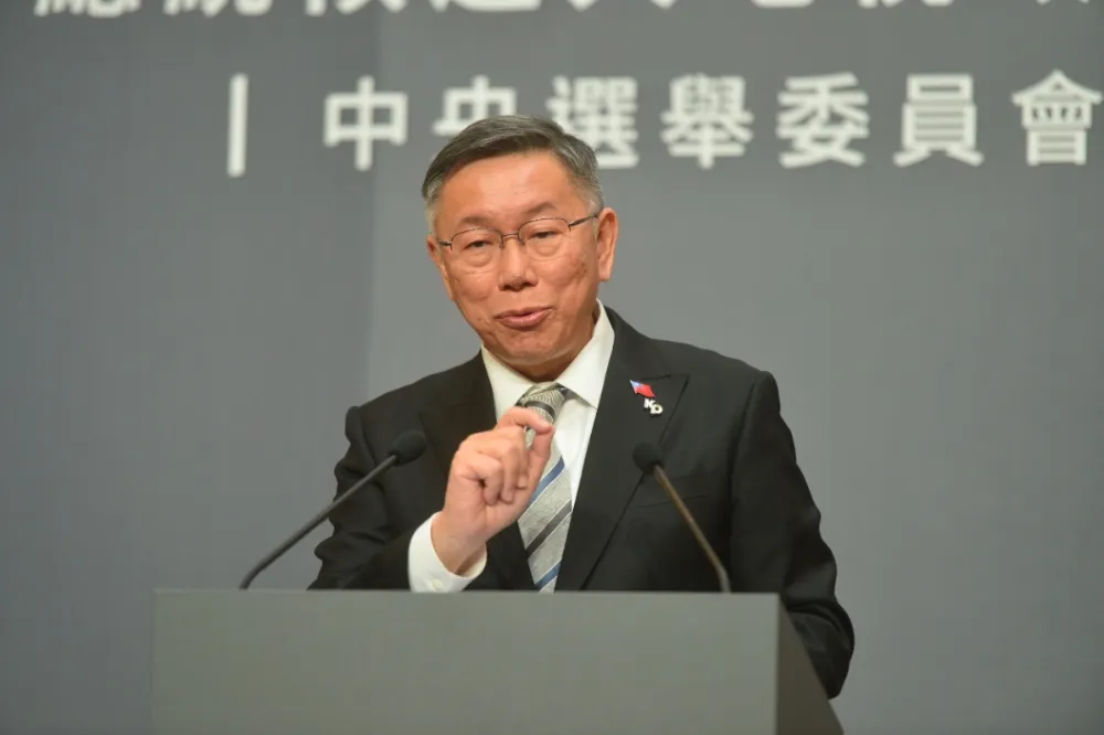 【總統政見會】網傳「逼65歲以上老人退休」　柯文哲：這是錯誤謠言