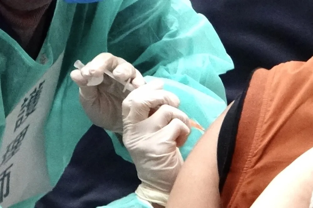 COVID-19上周37例死亡　會展業界大佬葉明水也染疫引發血栓過世