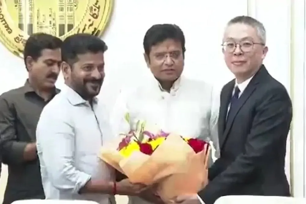 【有片】印度新省長會見鴻海團隊　承諾提供所有建廠必要協助