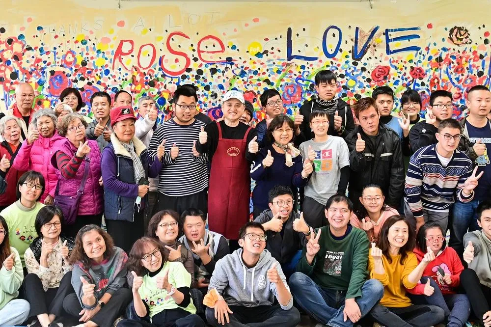 與大師共繪　古典玫瑰園黃騰輝與智能天使彩繪玫瑰之愛