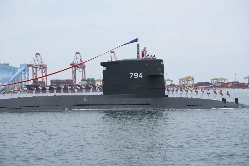 海軍證實尋獲海虎潛艦紅色救生衣　落海3士官仍失聯