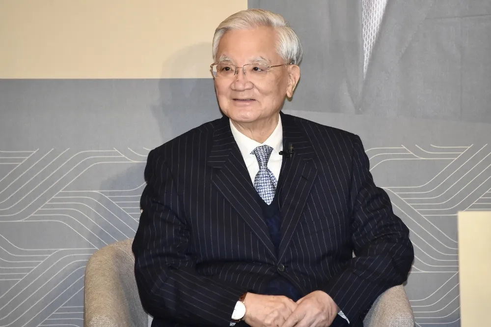 連戰不忍了！怒批民進黨執政物價上漲又停電　籲支持者團結票投國民黨