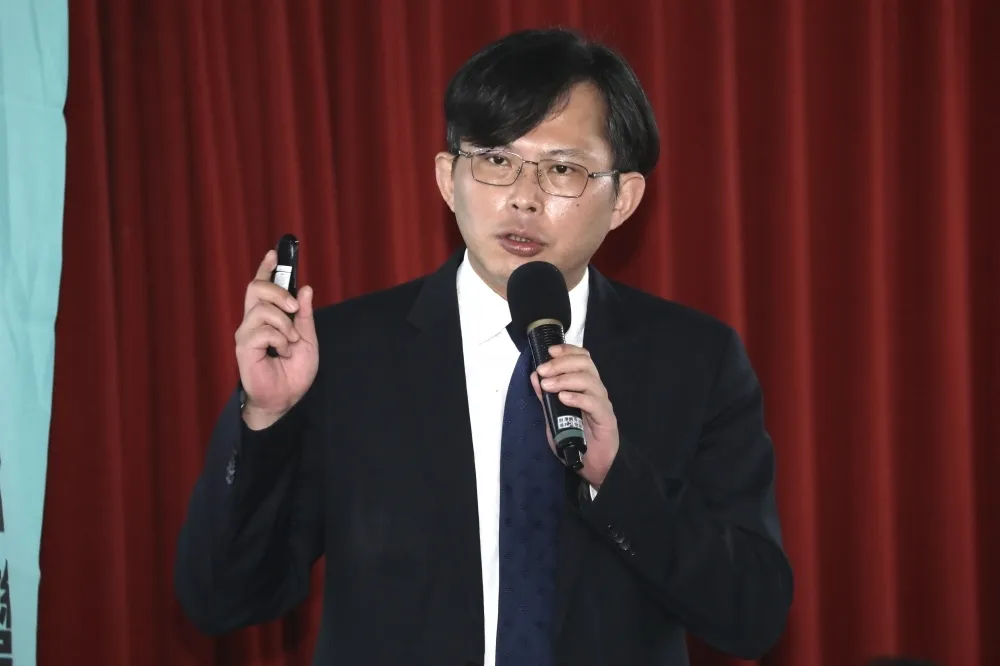 洪耀福提告妨害名譽吞敗將再上訴　黃國昌諷：民進黨抗中保台只是口號