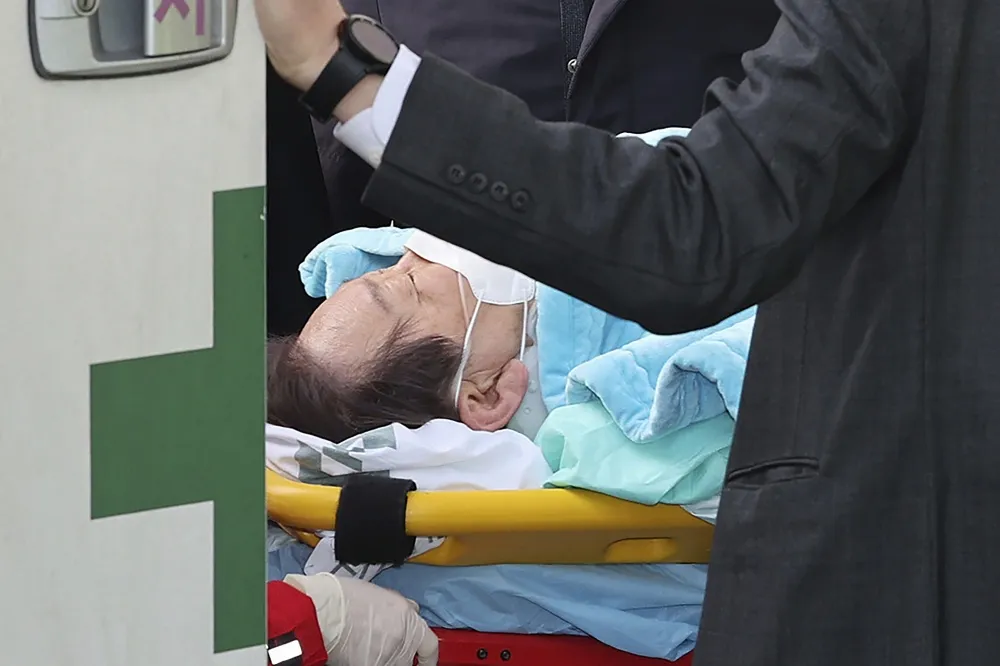 南韓最大在野黨領袖李在明轉入重症病房　兇嫌坦承蓄意殺人