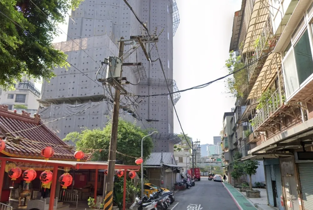 離奇！北市內湖豪宅2裝潢工陳屍「床板下方」　疑密閉空間釀死