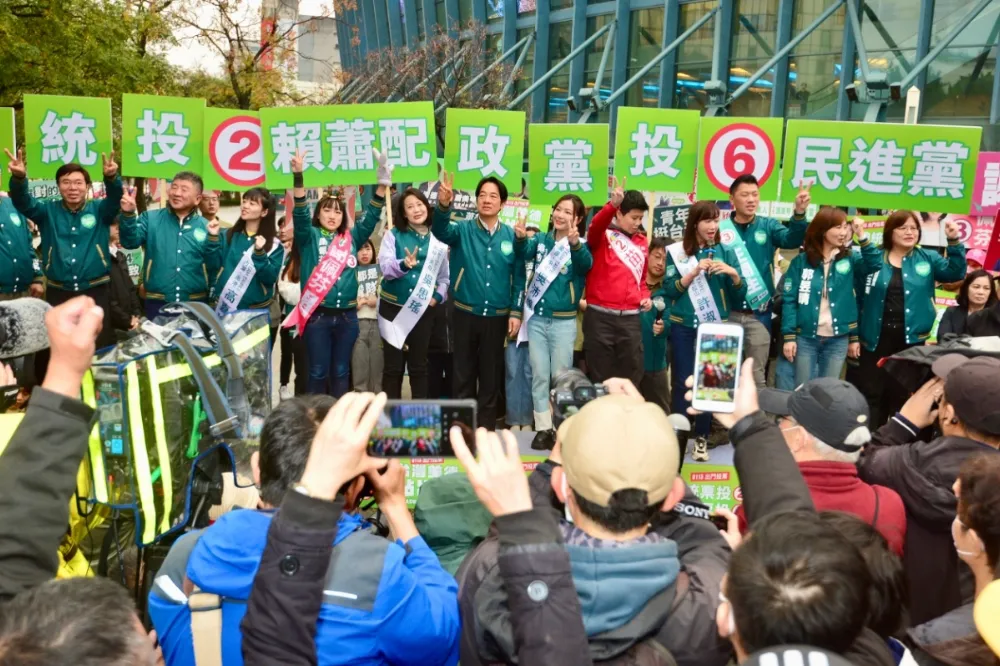 賴蕭雙北路口拜票衝刺　聲援羅致政向介選「深偽片」宣戰