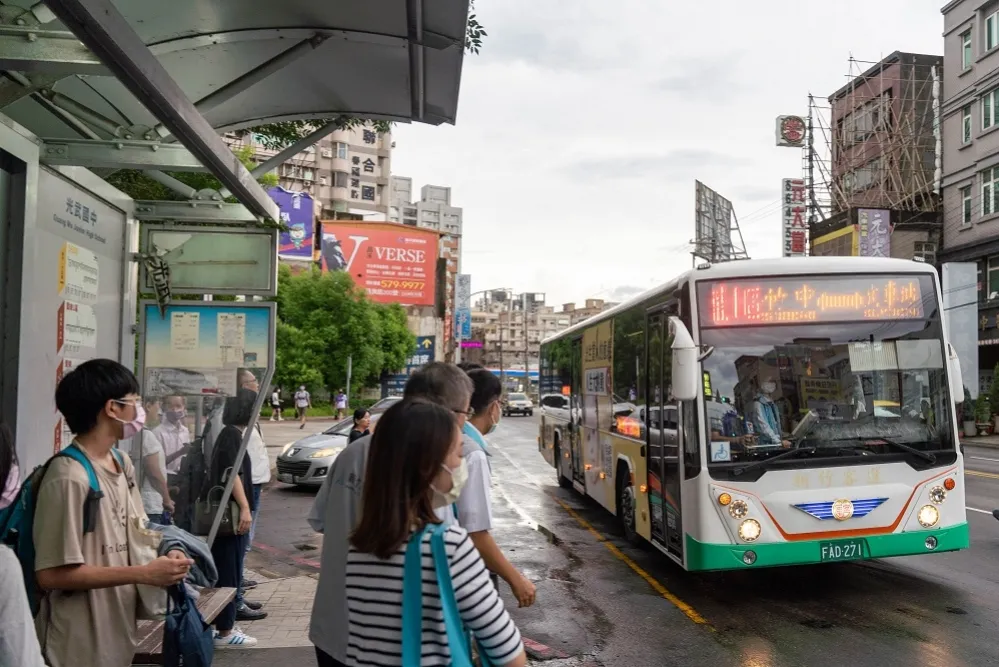 公車增班好消息！ 竹市藍1區公車6日起每天增6班　尖峰每10至15分鐘一班