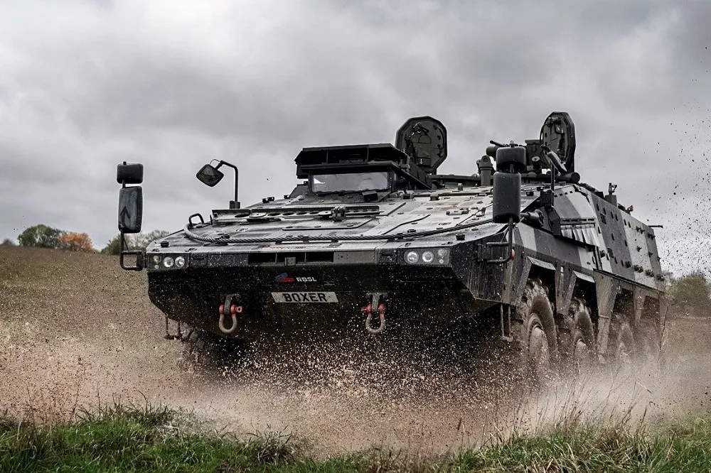 【有片】英國陸軍接收首批「拳師」輪型甲車原型　準備展開測試