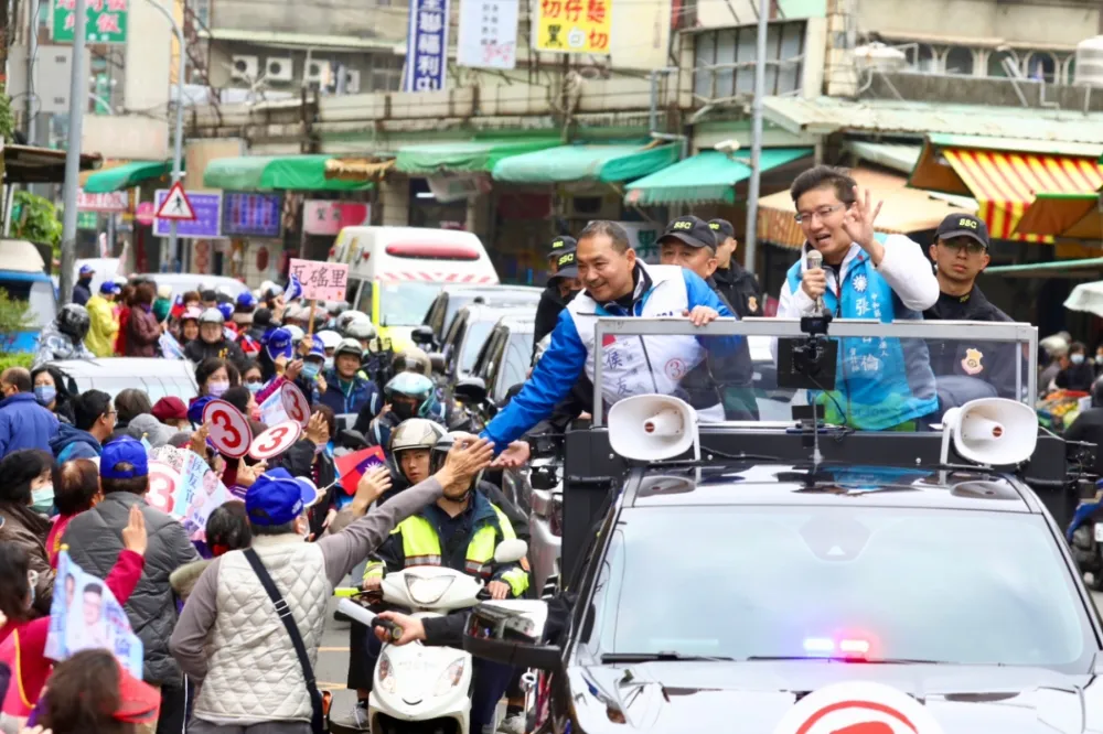 侯友宜力挺張智倫中和掃街　籲在野團結完成政黨輪替