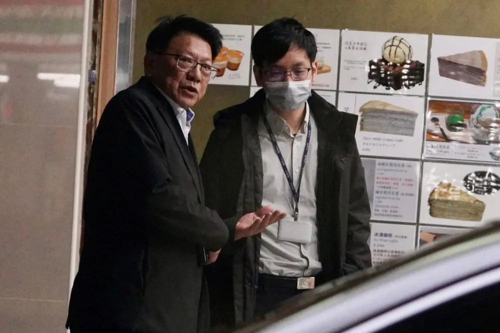 爆薛瑞元率隊密會潘孟安　 王鴻薇貼關鍵照轟：要喬誰出來扛嗎？