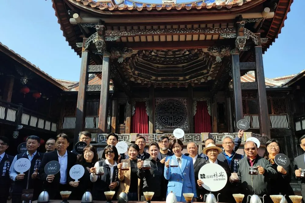 台中原創飄香全台　黑沃咖啡與百年品牌宮保第首推新春聯名禮盒