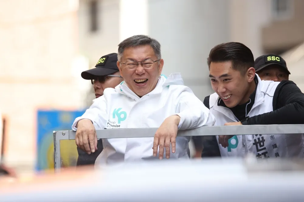 民進黨控挺柯網紅發10萬請走路工　柯文哲：我哪有錢賄選？