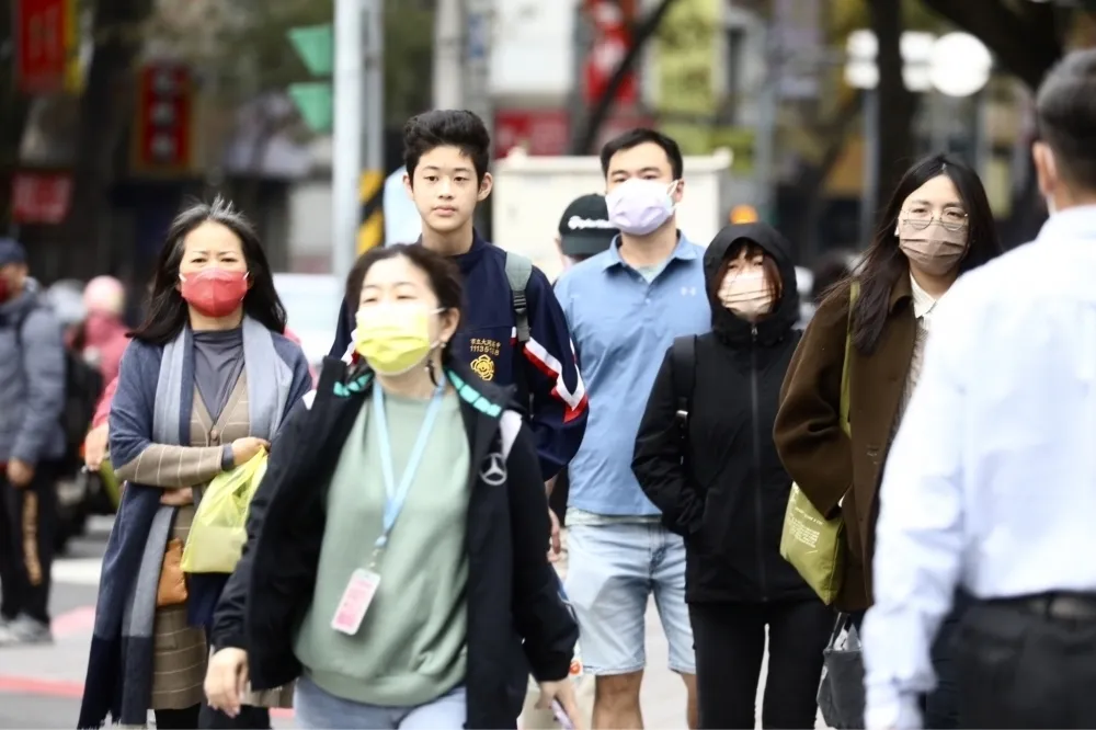 變冷了！明溫度急降至15度　下周三冷氣團又要報到