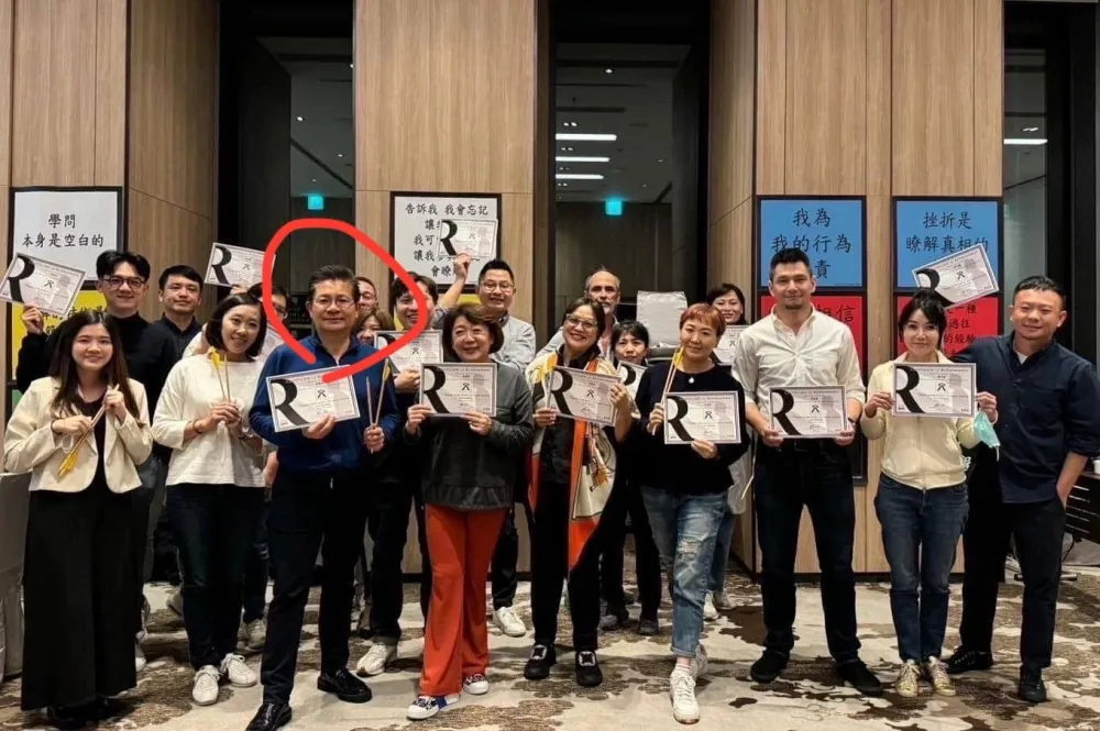 邱顯智揭露吳春城仍參加戰國策會議　酸黃國昌「揭弊不含民眾黨？」